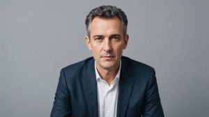 L'habit fait-il vraiment le moine ? Décryptage d'un adage intemporel